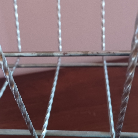 Vintage Retro Gold Record Magazine File Rack Holder With Metal Twisted Detail - Picture 6 of 8